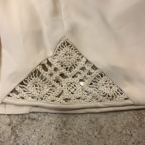 NWOT cinq a sept CROCHET LACE CORINNA SHORT Size 10 - Picture 13 of 16